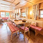 シャレー Zur Auszeit *